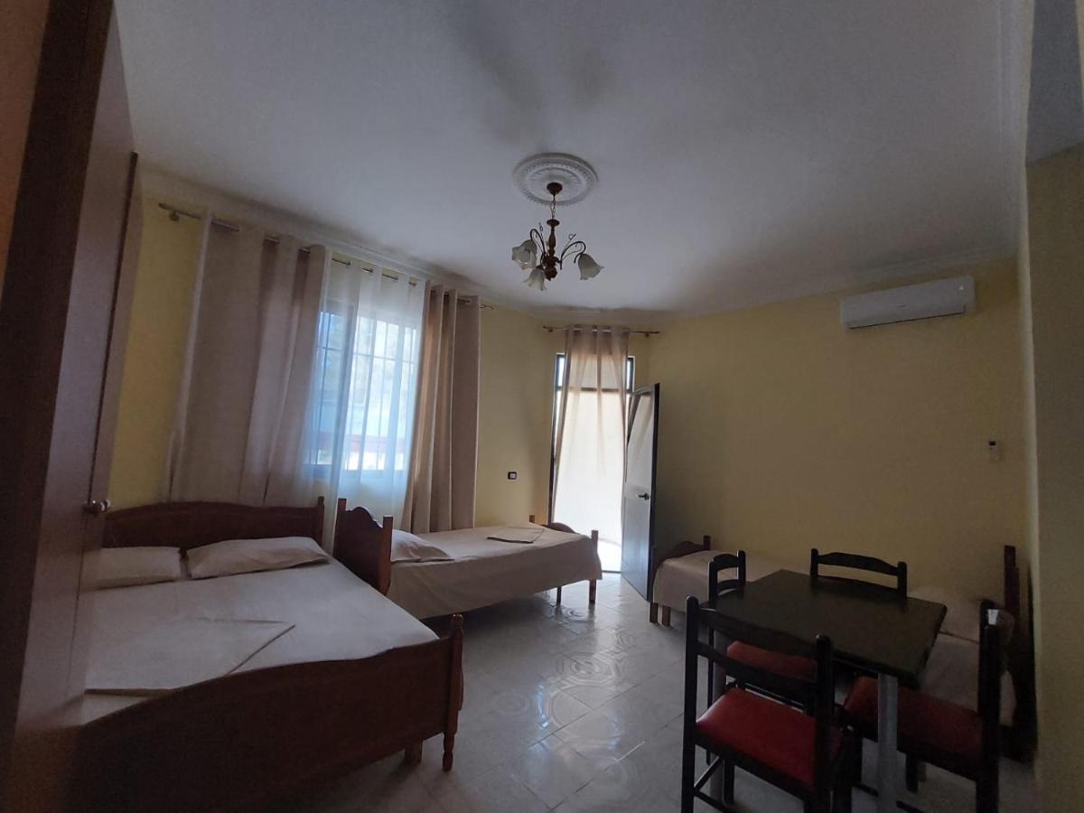 Vila Flamuri Golem  Esterno foto
