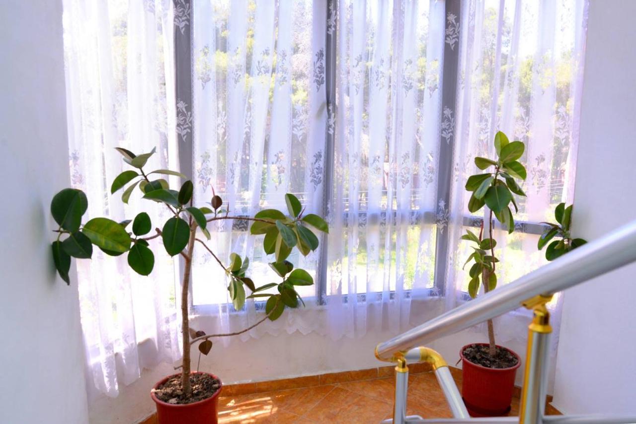 Vila Flamuri Golem  Esterno foto
